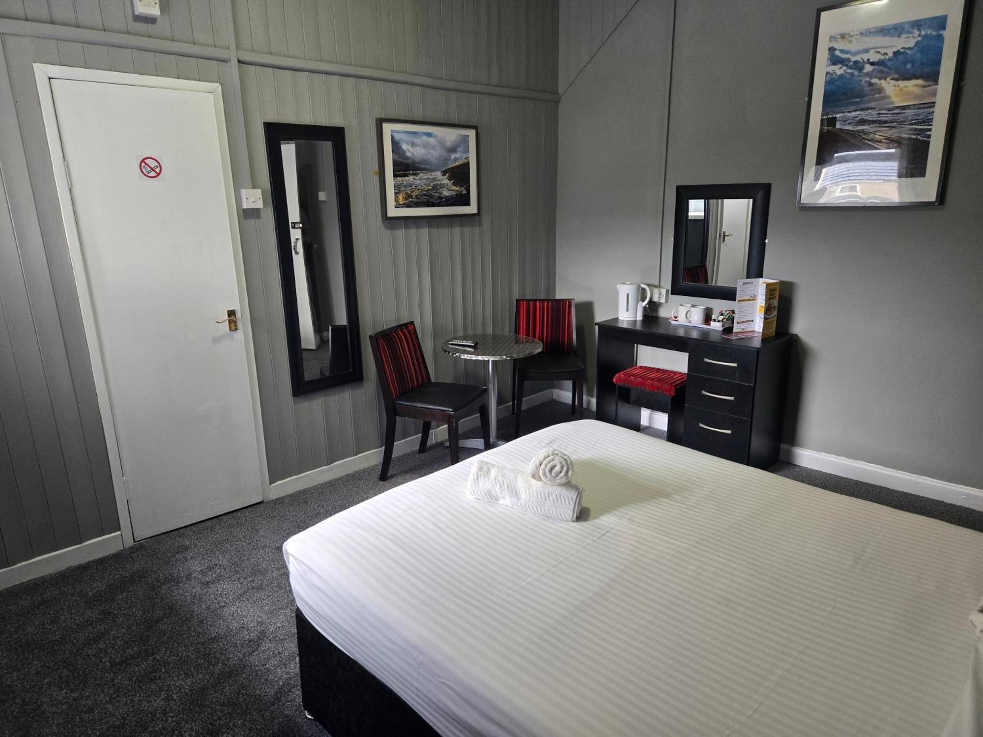 Peek-A-Booze - Budget Hotel - Adults Only Blackpool Exterior foto